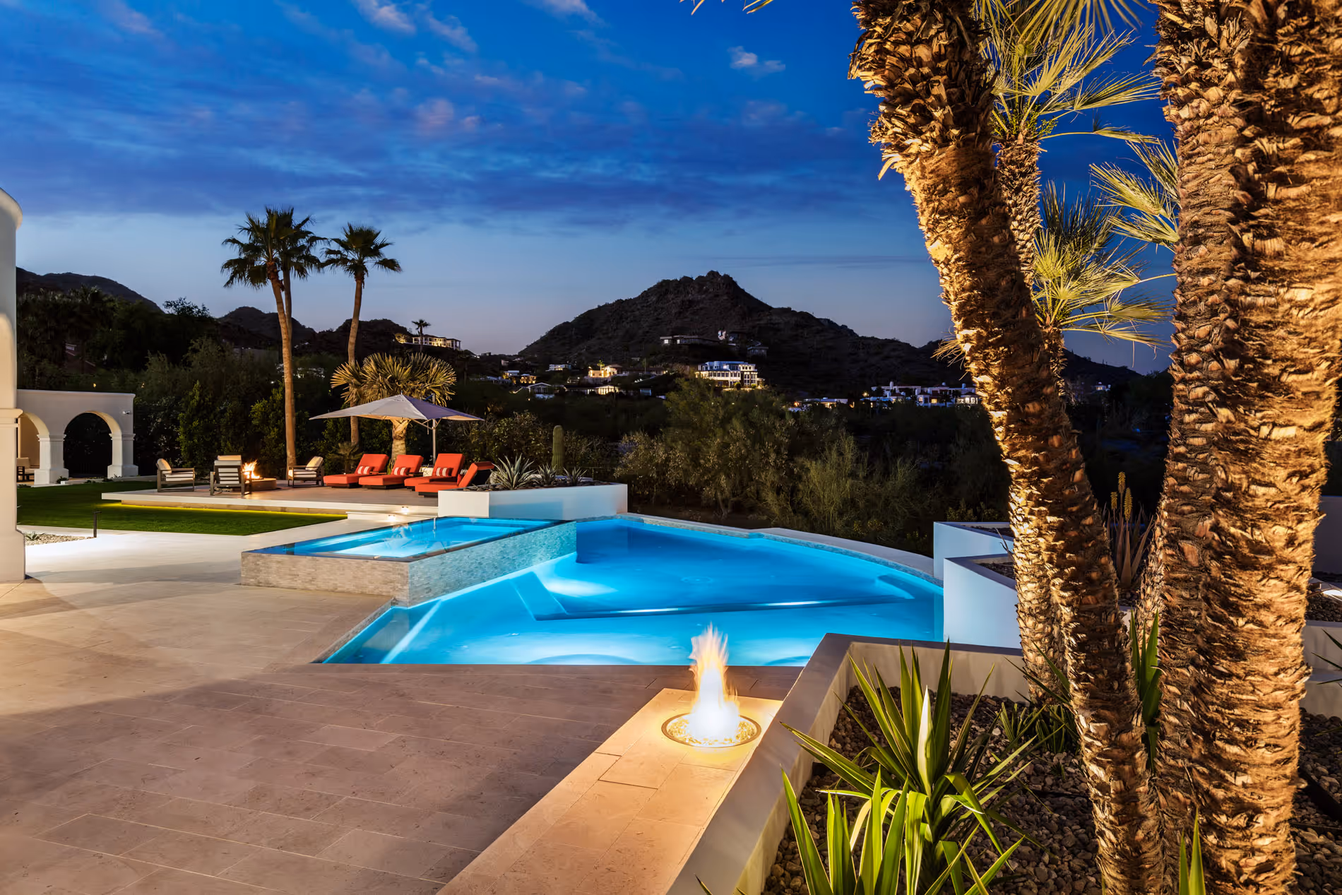 Luxury Pool Builder Scottsdale: Fire & Water Feature Installation