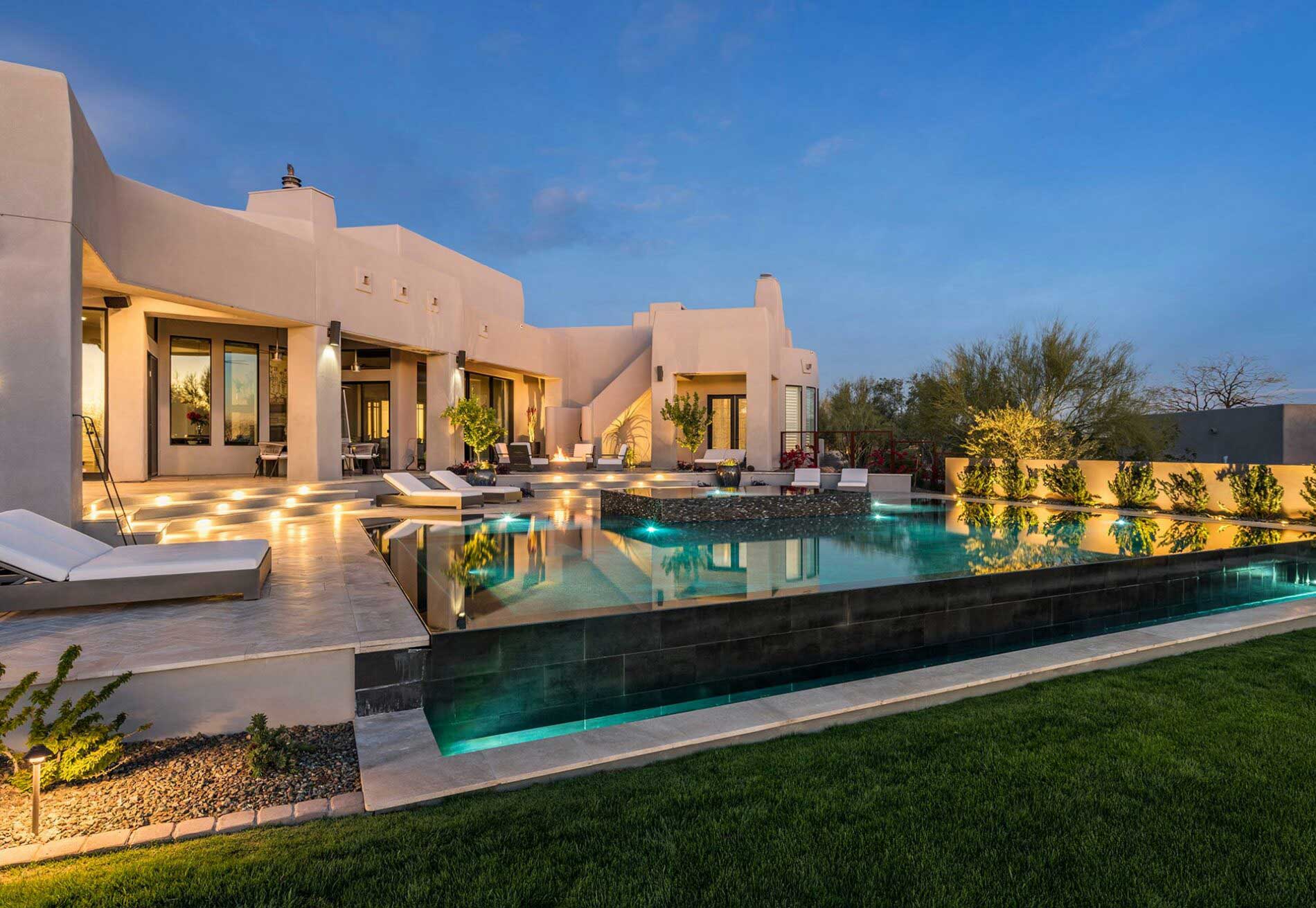 Luxury custom pool by Sonoran Waters in Scottsdale